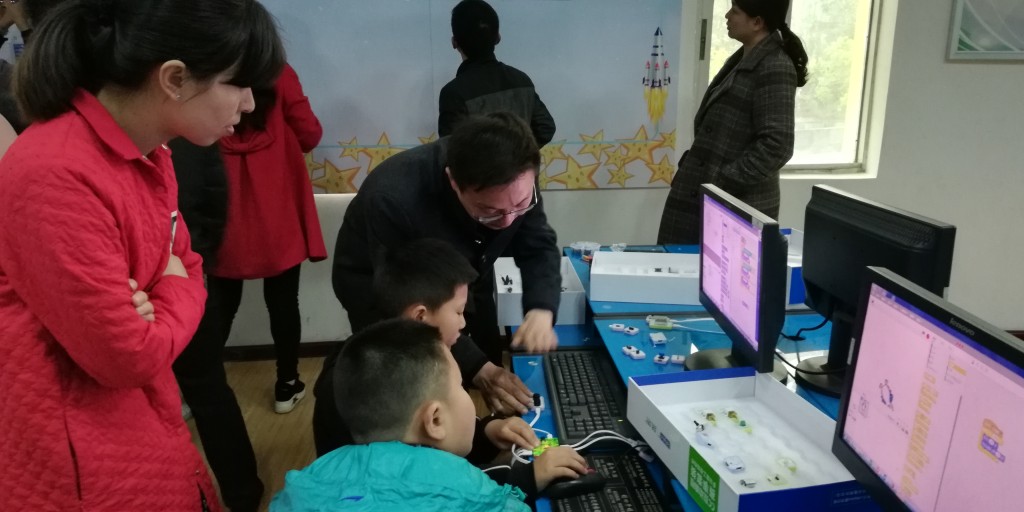 廣水實(shí)驗(yàn)小學(xué)舉辦創(chuàng)客空間暨互動編程作品創(chuàng)作開放日活動