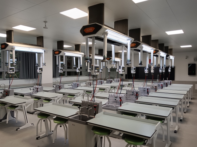 新科頂裝實(shí)驗(yàn)室:空間利用與安全保障的完美融合