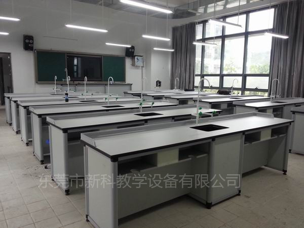 <a href='http://www.eqeq.cc/chanpin/53-1.html' target='1' style='font-size:18px; font-weight:bold; color:#000000;'>科學(xué)實驗室</a>設(shè)備