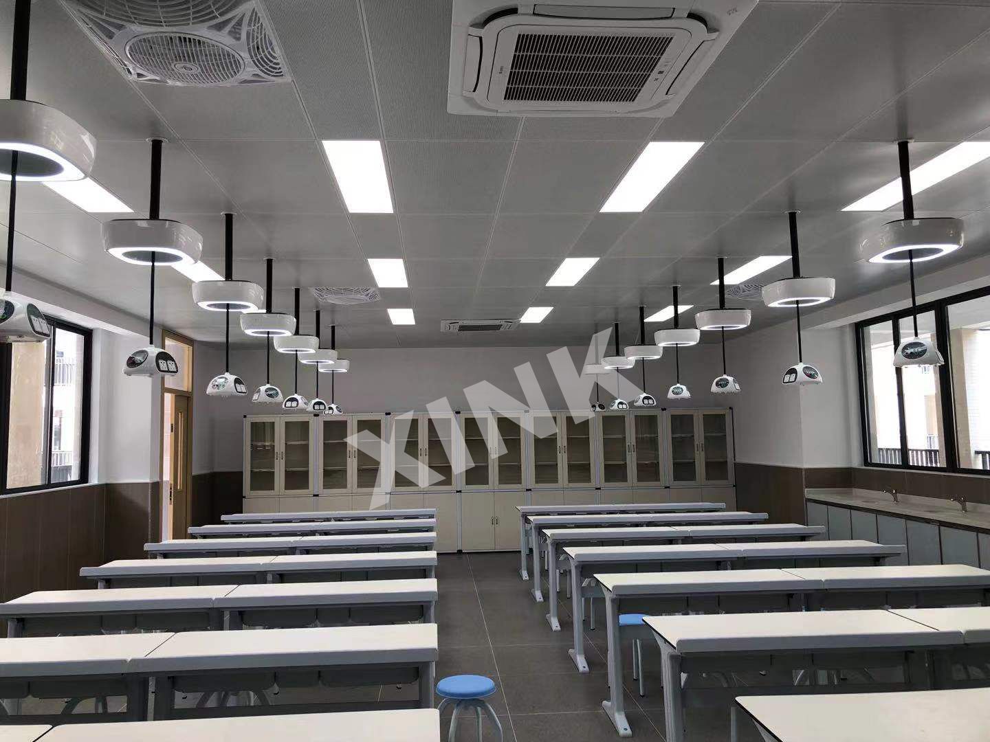 <a href='http://www.eqeq.cc/' target='1' style='font-size:14px; font-weight:bold; color:#0080ff;'>物理實驗室</a>