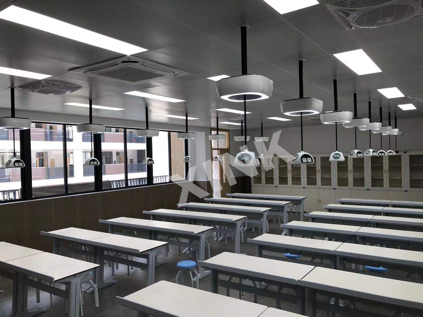 吊裝<a href='http://www.eqeq.cc/' target='1' style='font-size:14px; font-weight:bold; color:#0080ff;'>物理實驗室</a>