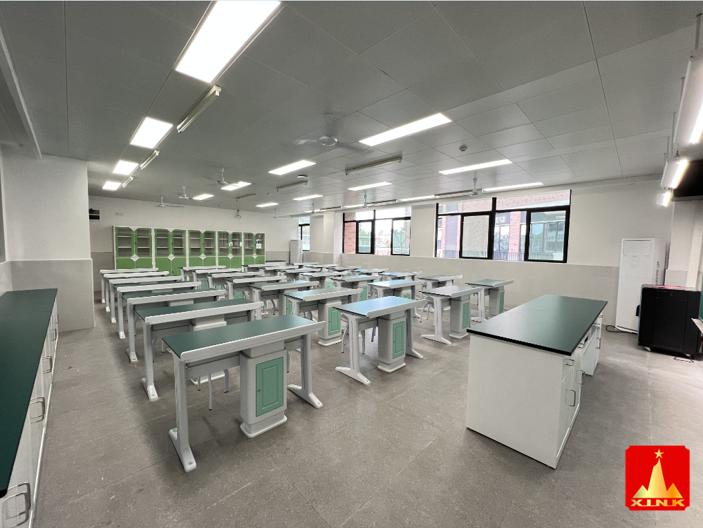 <a href='http://www.eqeq.cc/' target='1' style='font-size:14px; font-weight:bold; color:#0080ff;'>物理實驗室</a>