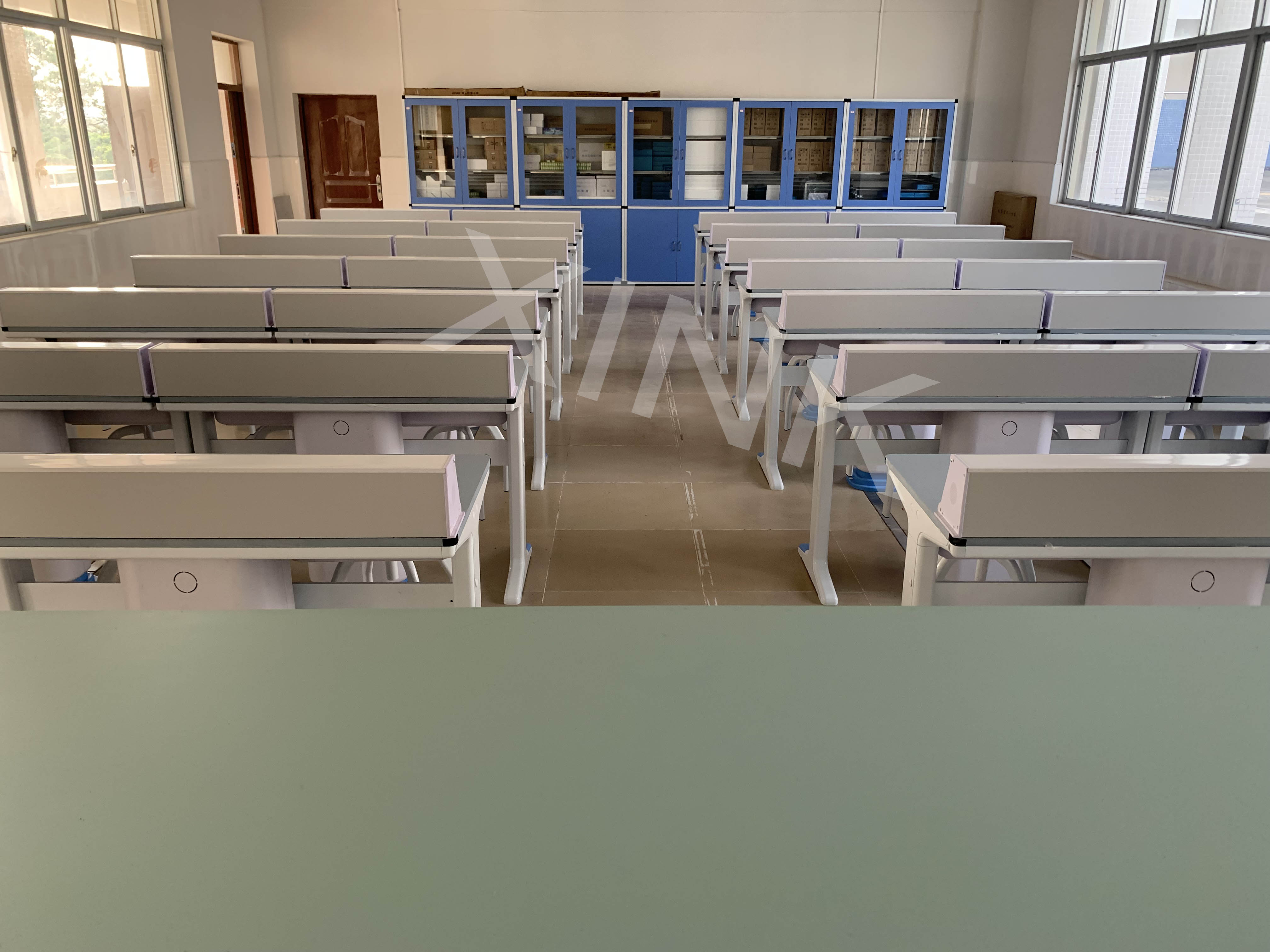 電學<a href='http://www.eqeq.cc/' target='1' style='font-size:14px; font-weight:bold; color:#0080ff;'>物理實驗室</a>