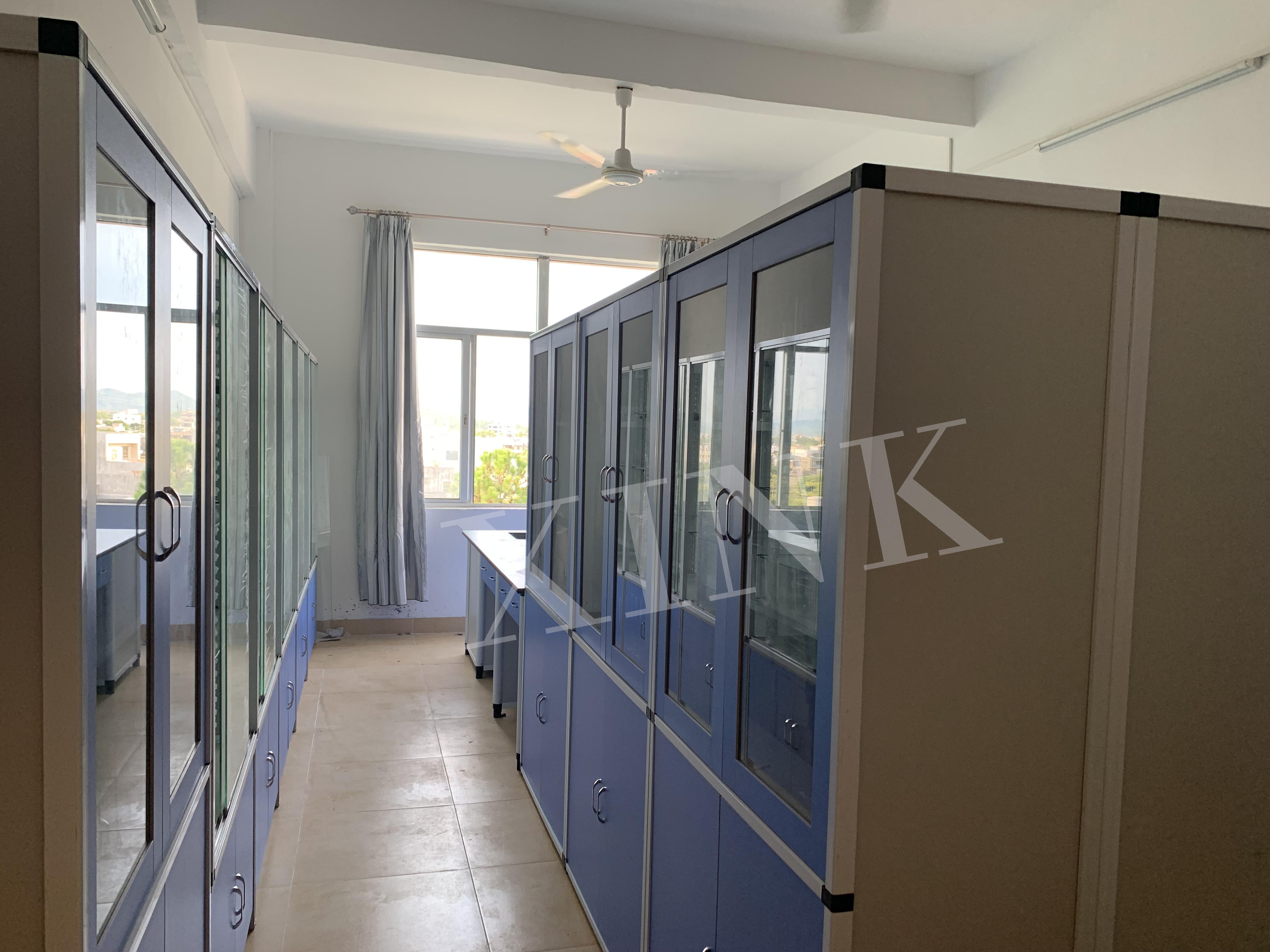 <a href='http://www.eqeq.cc/products/70-1.html' target='1' style='font-size:18px; font-weight:bold; color:#000000;'>藥品柜</a>