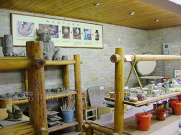 <a href='http://www.eqeq.cc/chanpin/55-1.html' target='1' style='font-size:18px; font-weight:bold; color:#000000;'>陶藝功能室</a>