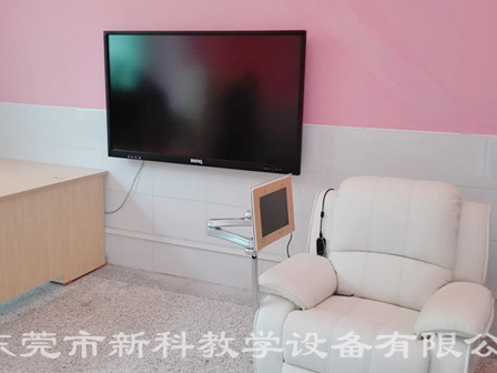 <a href='http://www.eqeq.cc' target='1' style='font-size:14px; font-weight:bold; color:#0080ff;'>心理咨詢室</a>布置