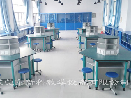 <a href='http://www.eqeq.cc/chanpin/60-1.html' target='1' style='font-size:18px; font-weight:bold; color:#000000;'>機(jī)器人功能室</a>3