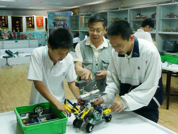 <a href='http://www.eqeq.cc/chanpin/60-1.html' target='1' style='font-size:18px; font-weight:bold; color:#000000;'>機器人功能室</a>5