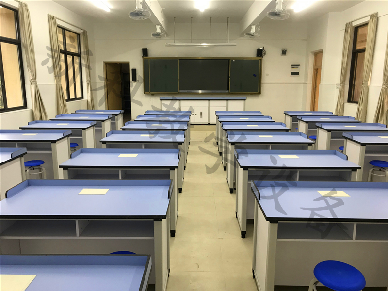 <a href='http://www.eqeq.cc/' target='1' style='font-size:14px; font-weight:bold; color:#0080ff;'>物理實(shí)驗(yàn)室</a>