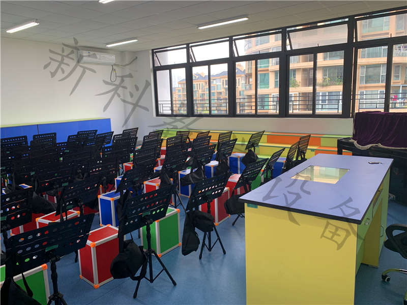 <a href='http://www.eqeq.cc/chanpin/58-1.html' target='1' style='font-size:18px; font-weight:bold; color:#000000;'>音樂功能室</a>